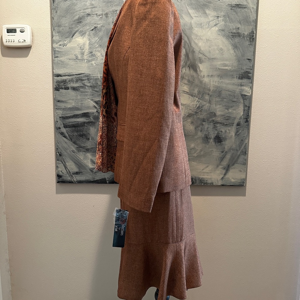 Le Suit Rust Brown Blazer and Skirt Set with Patterned Scarf (new) Size 14 - Picture 6 of 11